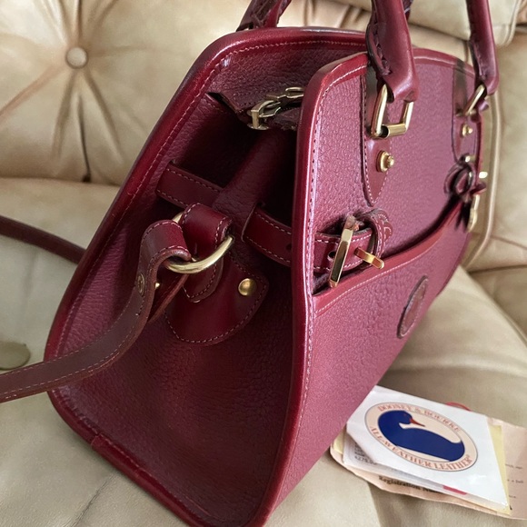 LKNW Dooney & Bourke RARE Rouge Red Vintage Buckle Bag Pebble Leather AWL - Picture 11 of 16